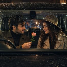 زیبای جذاب